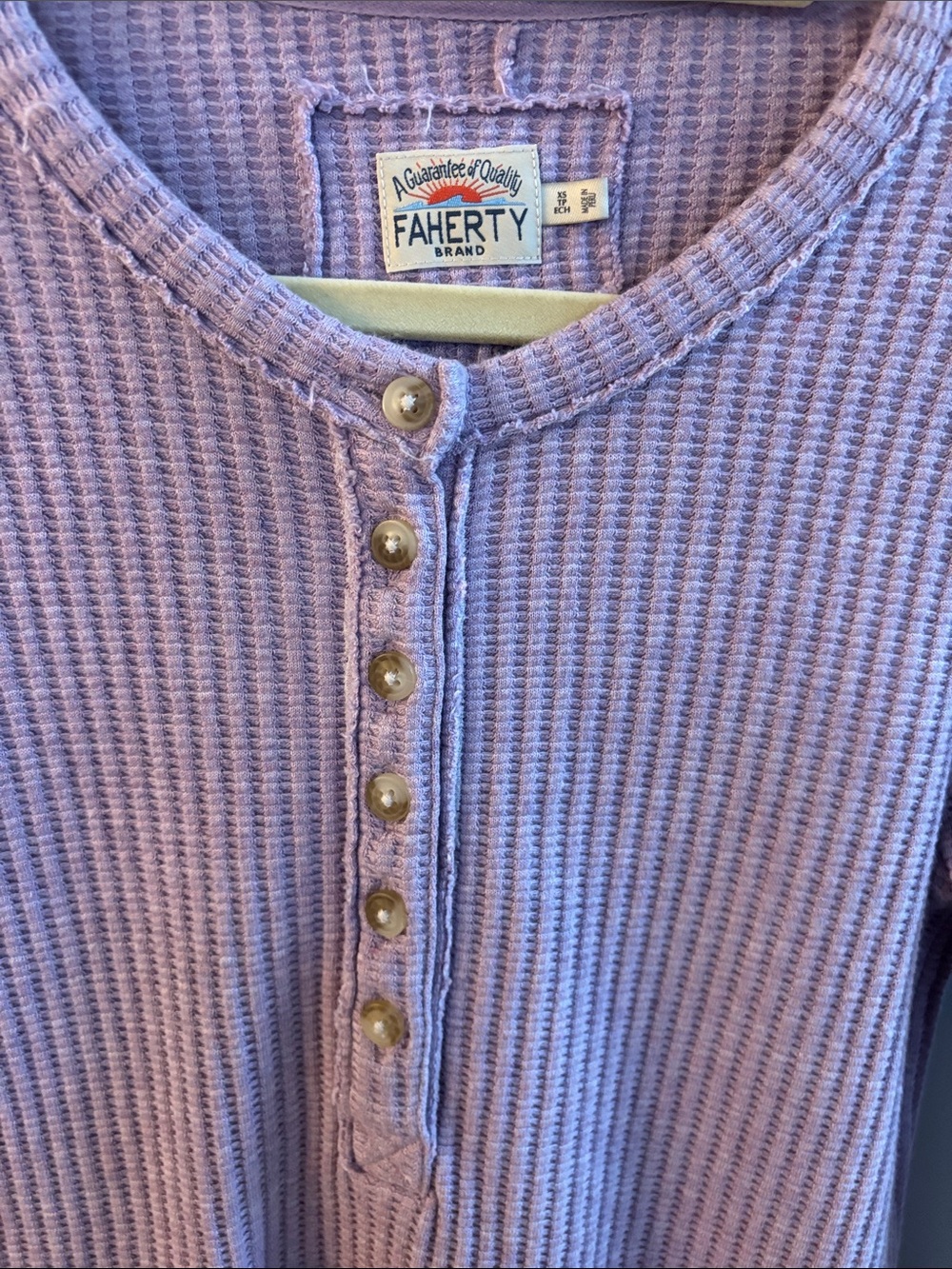 Faherty Lilac Heather Waffle Ribbed  Henley Long-Sleeve Top Like New Cotton XS - Picture 3 of 9